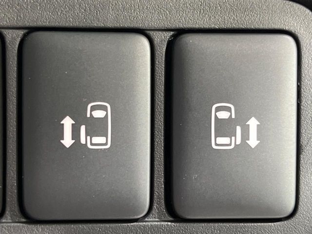 MITSUBISHI DELICA D:5 4WD 2025