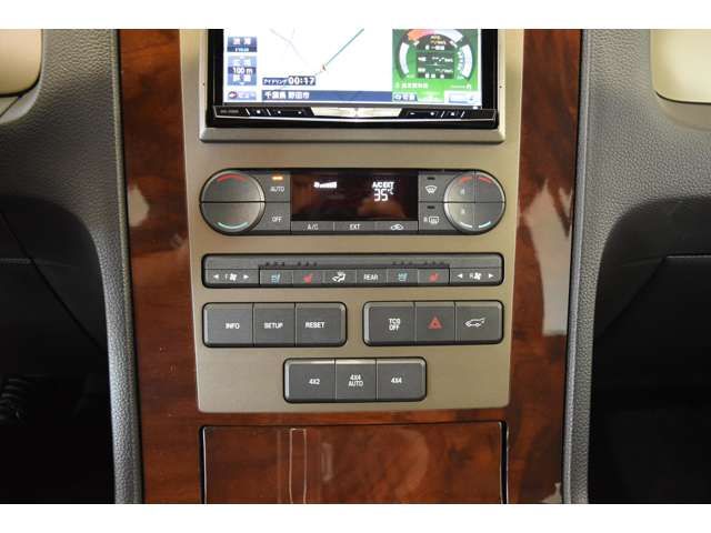 LINCOLN LINCOLN NAVIGATER 4WD 2014