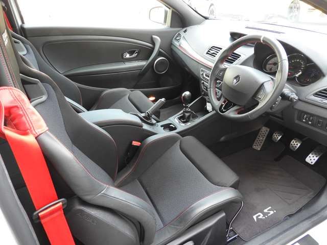 RENAULT RENAULT MEGANE hatchback 2017