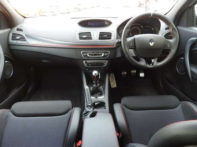 RENAULT RENAULT MEGANE hatchback 2017