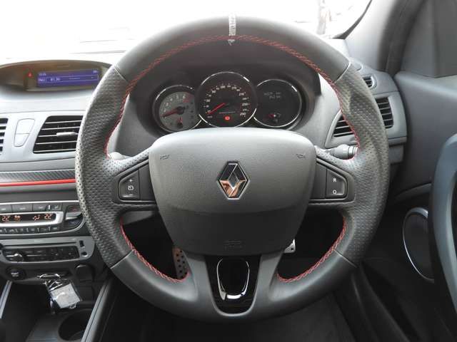 RENAULT RENAULT MEGANE hatchback 2017