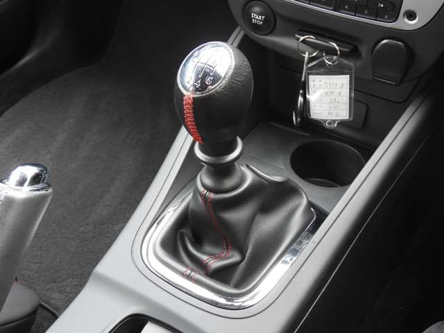 RENAULT RENAULT MEGANE hatchback 2017