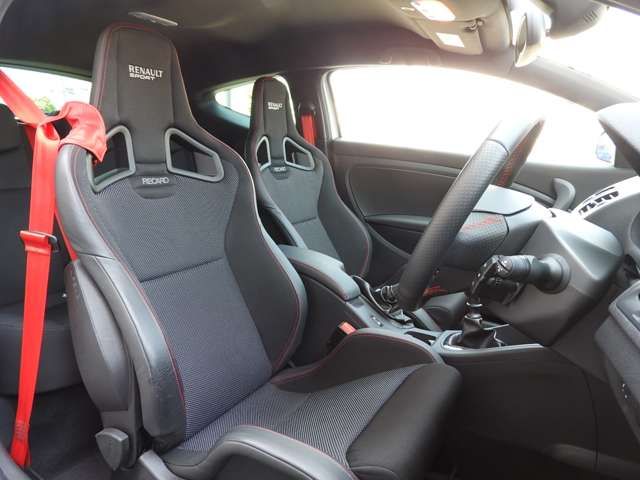 RENAULT RENAULT MEGANE hatchback 2017