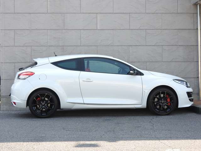 RENAULT RENAULT MEGANE hatchback 2017