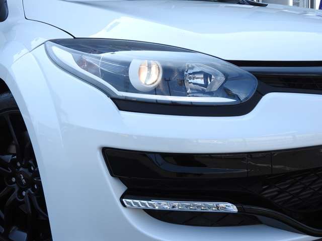 RENAULT RENAULT MEGANE hatchback 2017