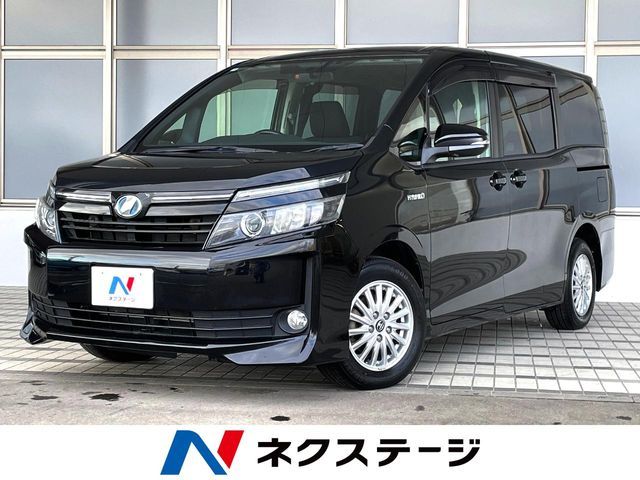 TOYOTA VOXY HYBRID 2014