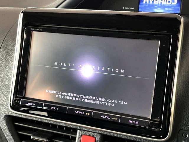 TOYOTA VOXY HYBRID 2014