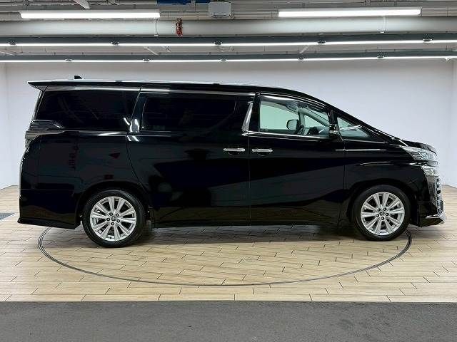 TOYOTA VELLFIRE 2018