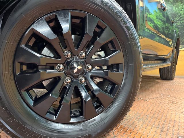 MITSUBISHI TRITON 2025