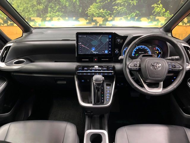 TOYOTA NOAH HYBRID 2023