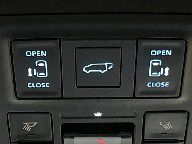 TOYOTA NOAH HYBRID 2023