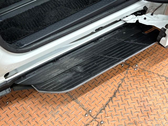 TOYOTA NOAH HYBRID 2023