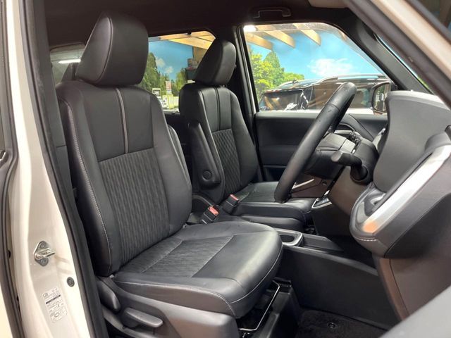 TOYOTA NOAH HYBRID 2023