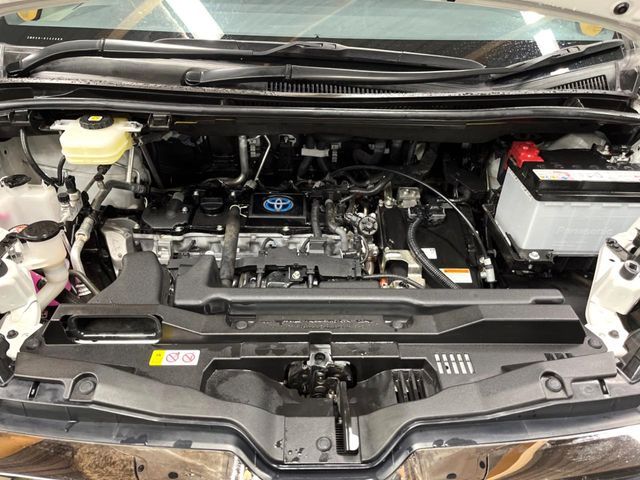 TOYOTA NOAH HYBRID 2023