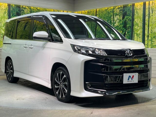 TOYOTA NOAH 2022