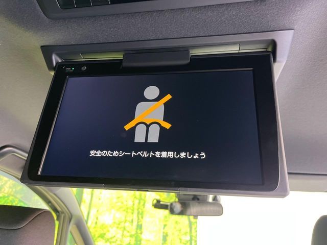 TOYOTA VOXY HYBRID 2019