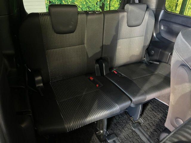 TOYOTA VOXY HYBRID 2019