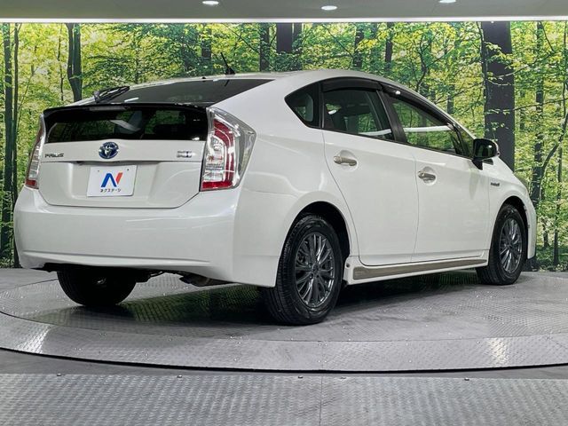 TOYOTA PRIUS 2014