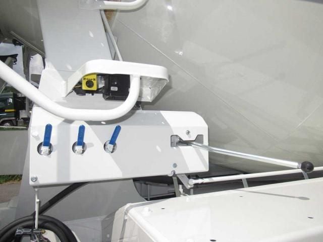 MITSUBISHI FUSOU SUPER GREAT 2025