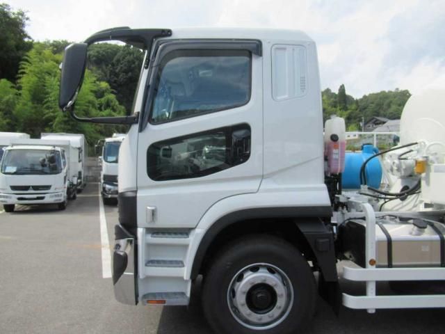 MITSUBISHI FUSOU SUPER GREAT 2025