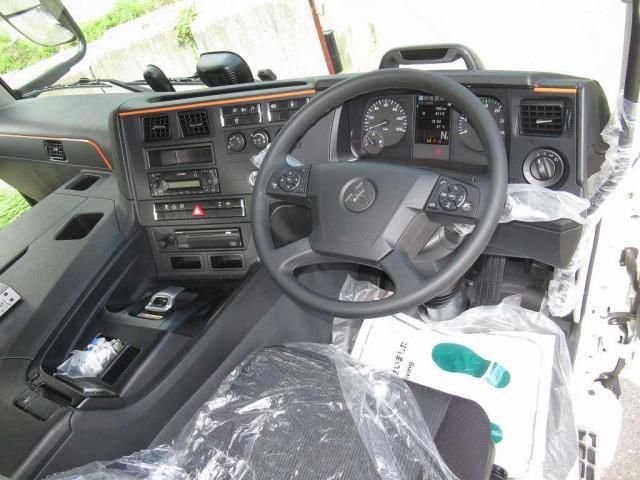 MITSUBISHI FUSOU SUPER GREAT 2025