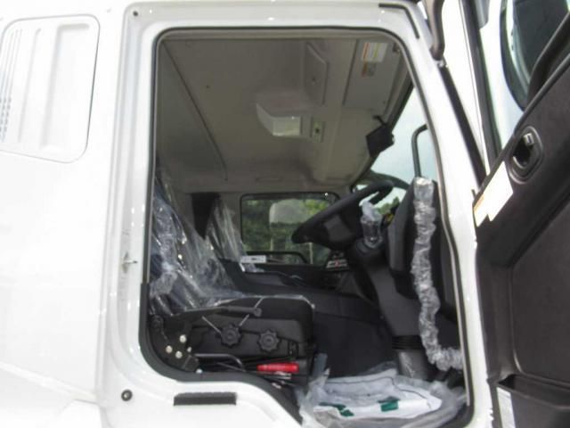 MITSUBISHI FUSOU SUPER GREAT 2025