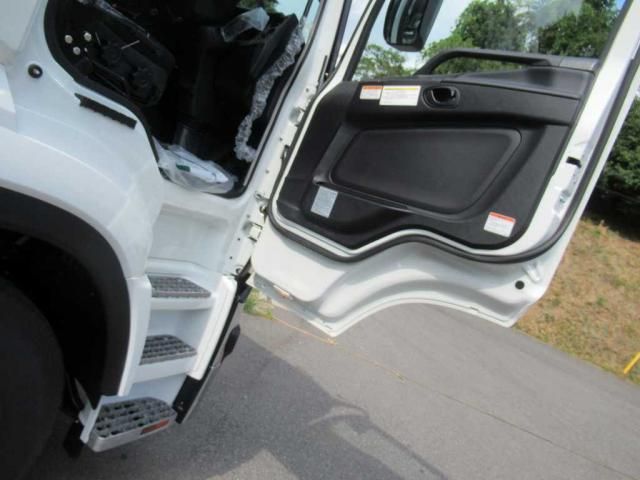 MITSUBISHI FUSOU SUPER GREAT 2025