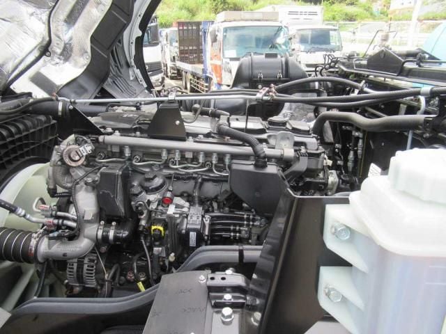 MITSUBISHI FUSOU SUPER GREAT 2025