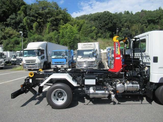 MITSUBISHI FUSOU FIGHTER 2025