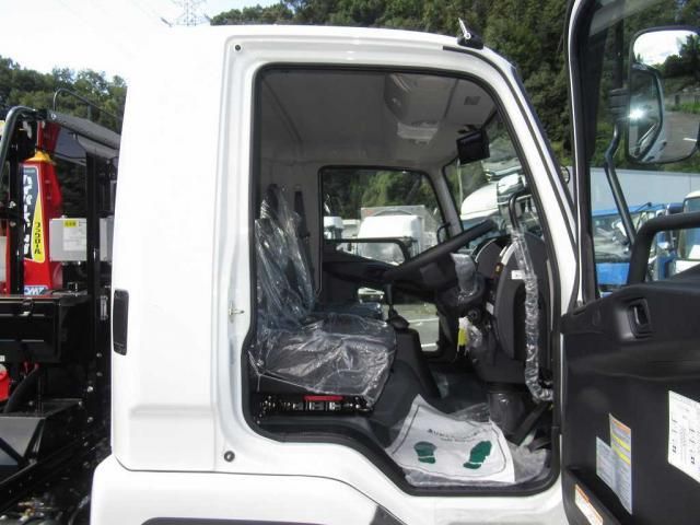 MITSUBISHI FUSOU FIGHTER 2025