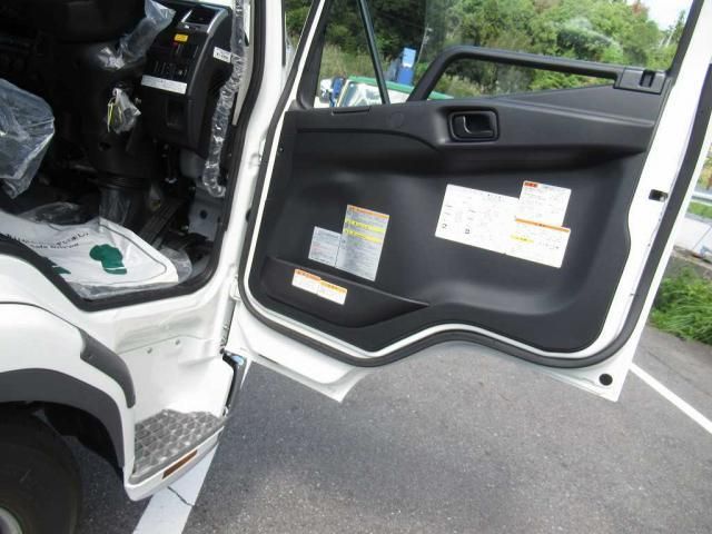 MITSUBISHI FUSOU FIGHTER 2025