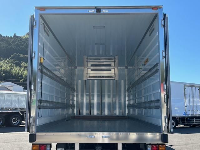 MITSUBISHI FUSOU FIGHTER 2025