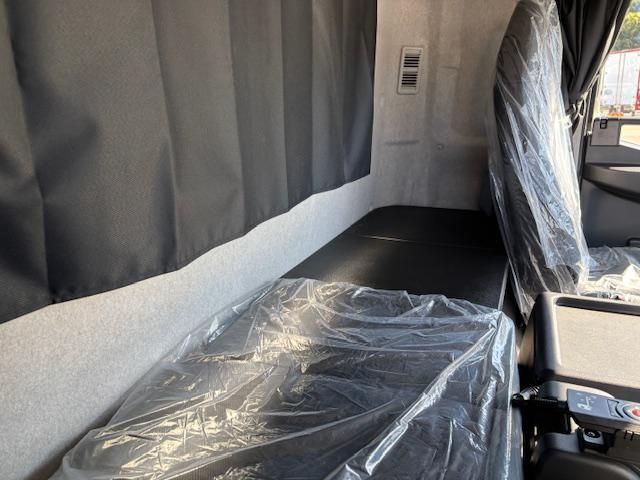 MITSUBISHI FUSOU FIGHTER 2025