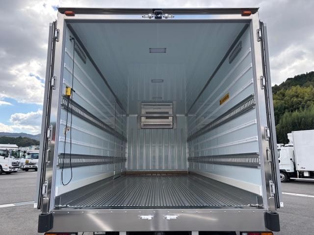 MITSUBISHI FUSOU FIGHTER 2025