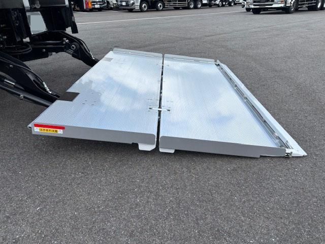 MITSUBISHI FUSOU FIGHTER 2025