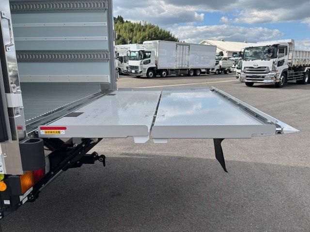 MITSUBISHI FUSOU FIGHTER 2025