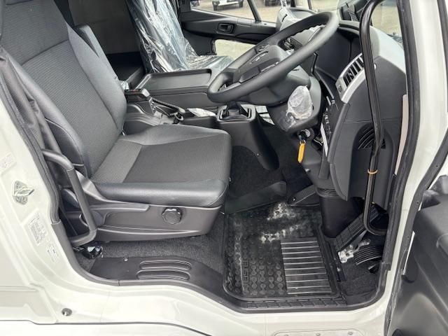 MITSUBISHI FUSOU FIGHTER 2025