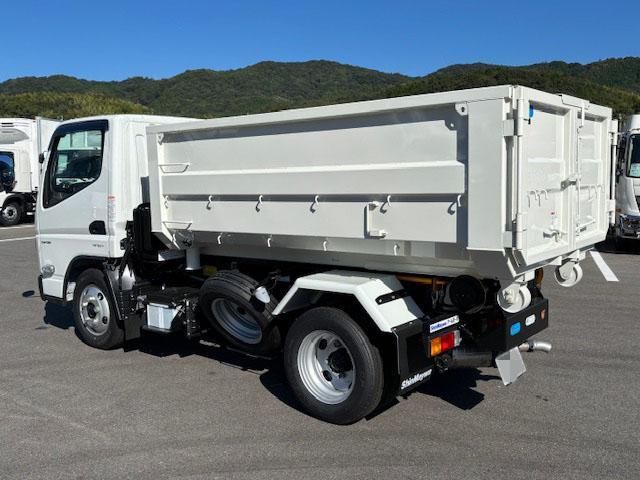 MITSUBISHI CANTER 2025