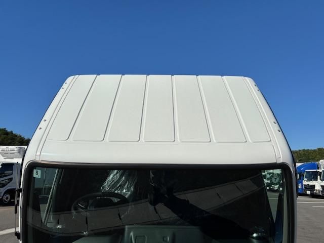 MITSUBISHI CANTER 2025