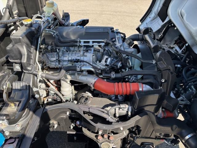 MITSUBISHI CANTER 2025