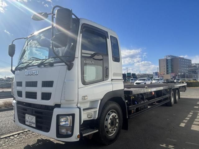 ISUZU GIGA 2015