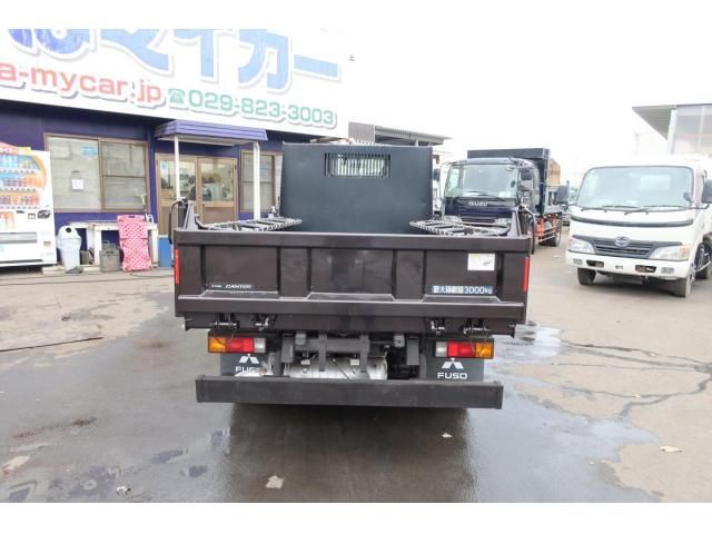 MITSUBISHI CANTER 2022