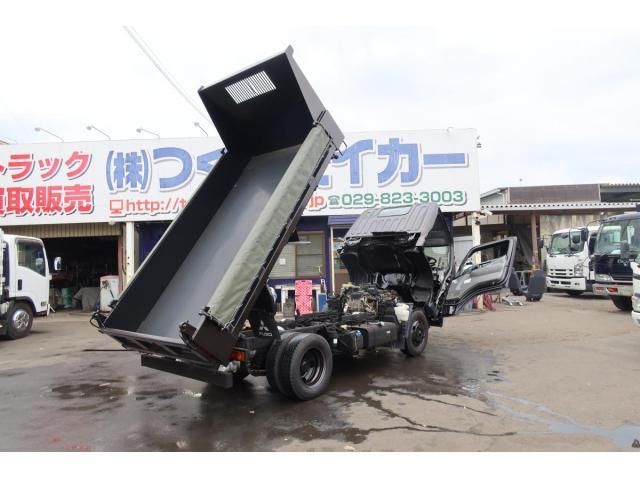 MITSUBISHI CANTER 2022