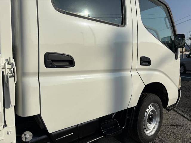 TOYOTA DYNA 2004
