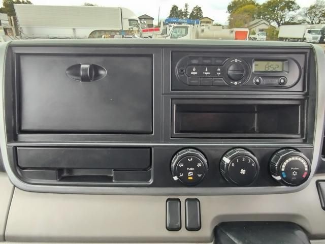 MITSUBISHI CANTER 2017