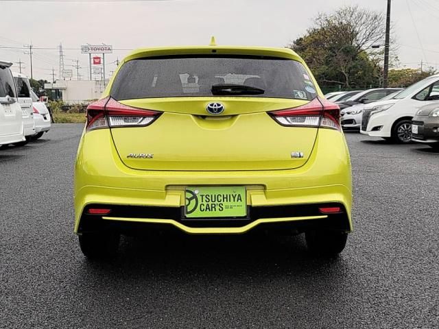 TOYOTA AURIS HYBRID 2016