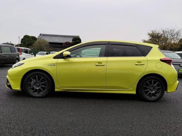 TOYOTA AURIS HYBRID 2016