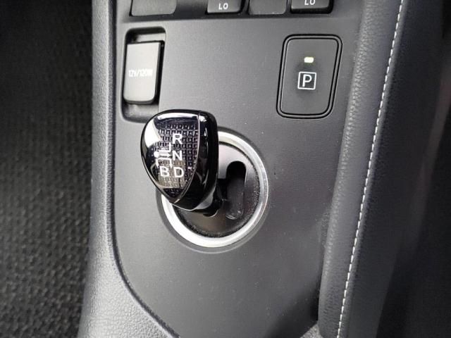 TOYOTA AURIS HYBRID 2016