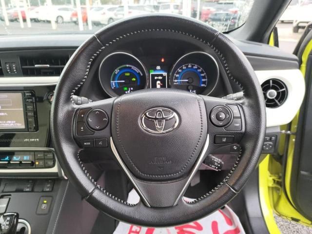 TOYOTA AURIS HYBRID 2016