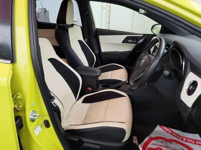 TOYOTA AURIS HYBRID 2016